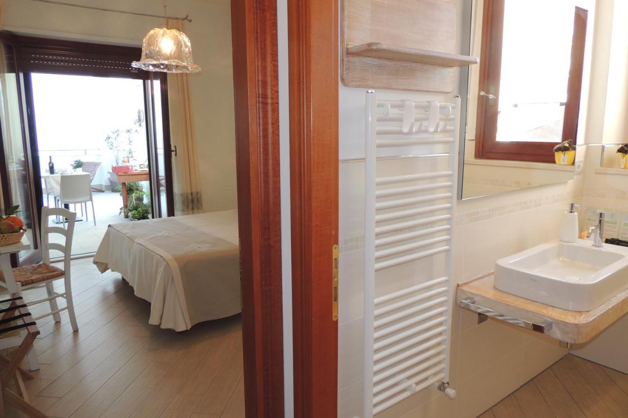 La Terrazza Bed & Breakfast Ористано Екстериор снимка